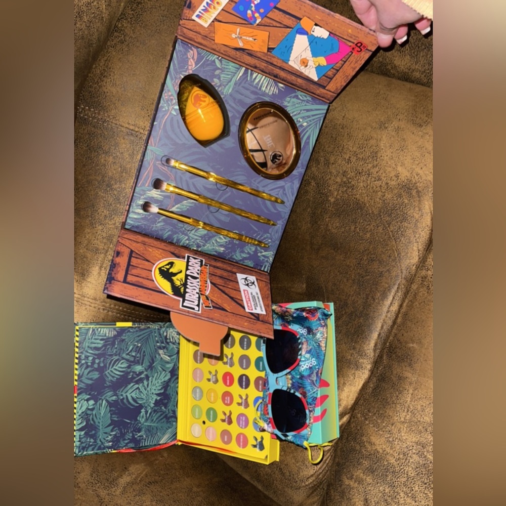 All new limited Jurassic park makeup and sun glasses